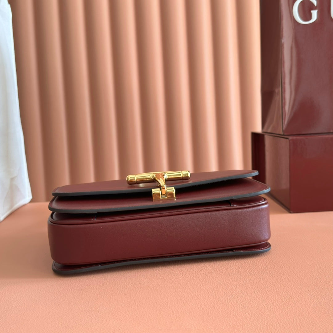 Gucci Siena Small Shoulder Bag Burgundy Leather 272119