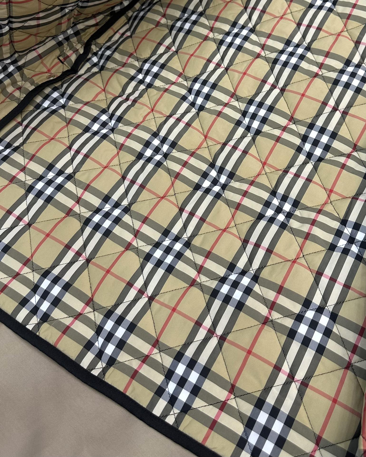 Burberry 25 Quilted  Hooded Long Coat Black Polyester Cotton