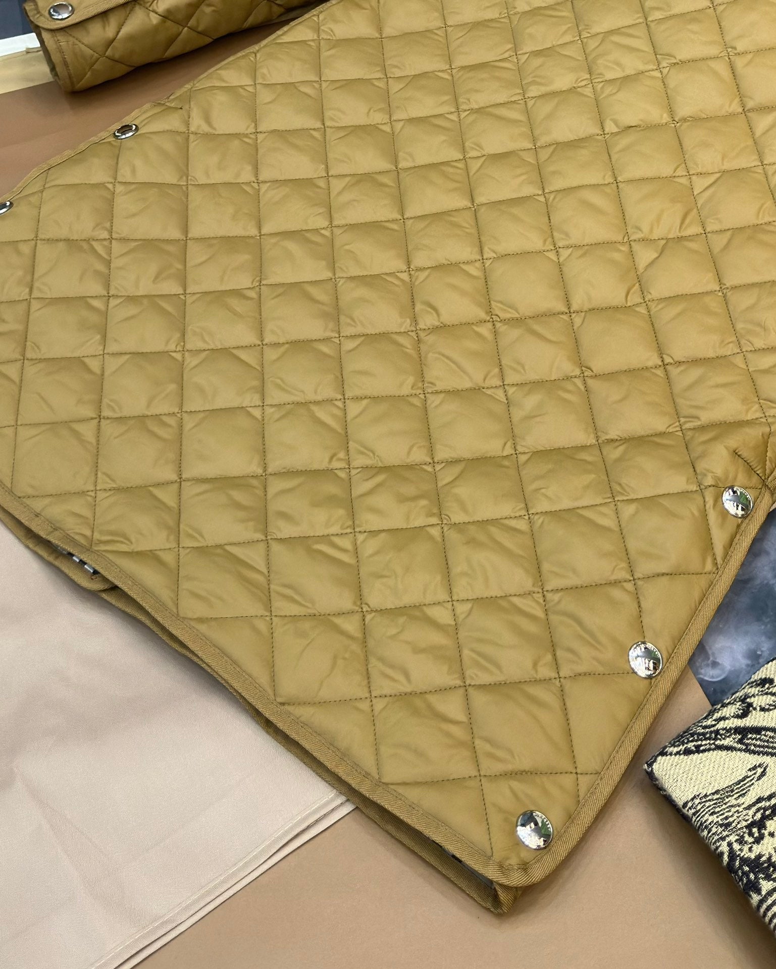 Burberry 25 Quilted  Hooded Long Coat Yellow Polyester Cotton