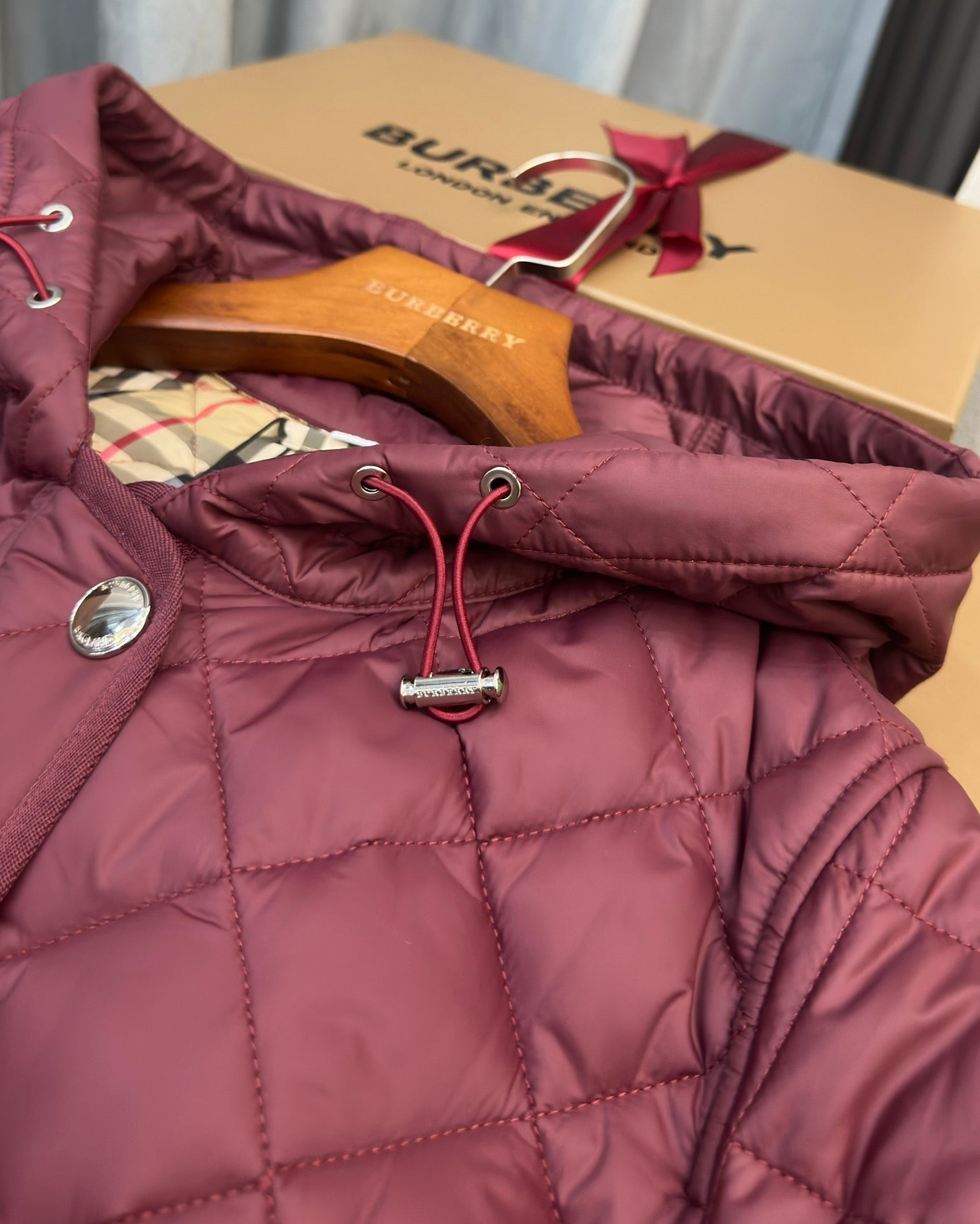Burberry 25 Quilted  Hooded Long Coat Burgundy Polyester Cotton