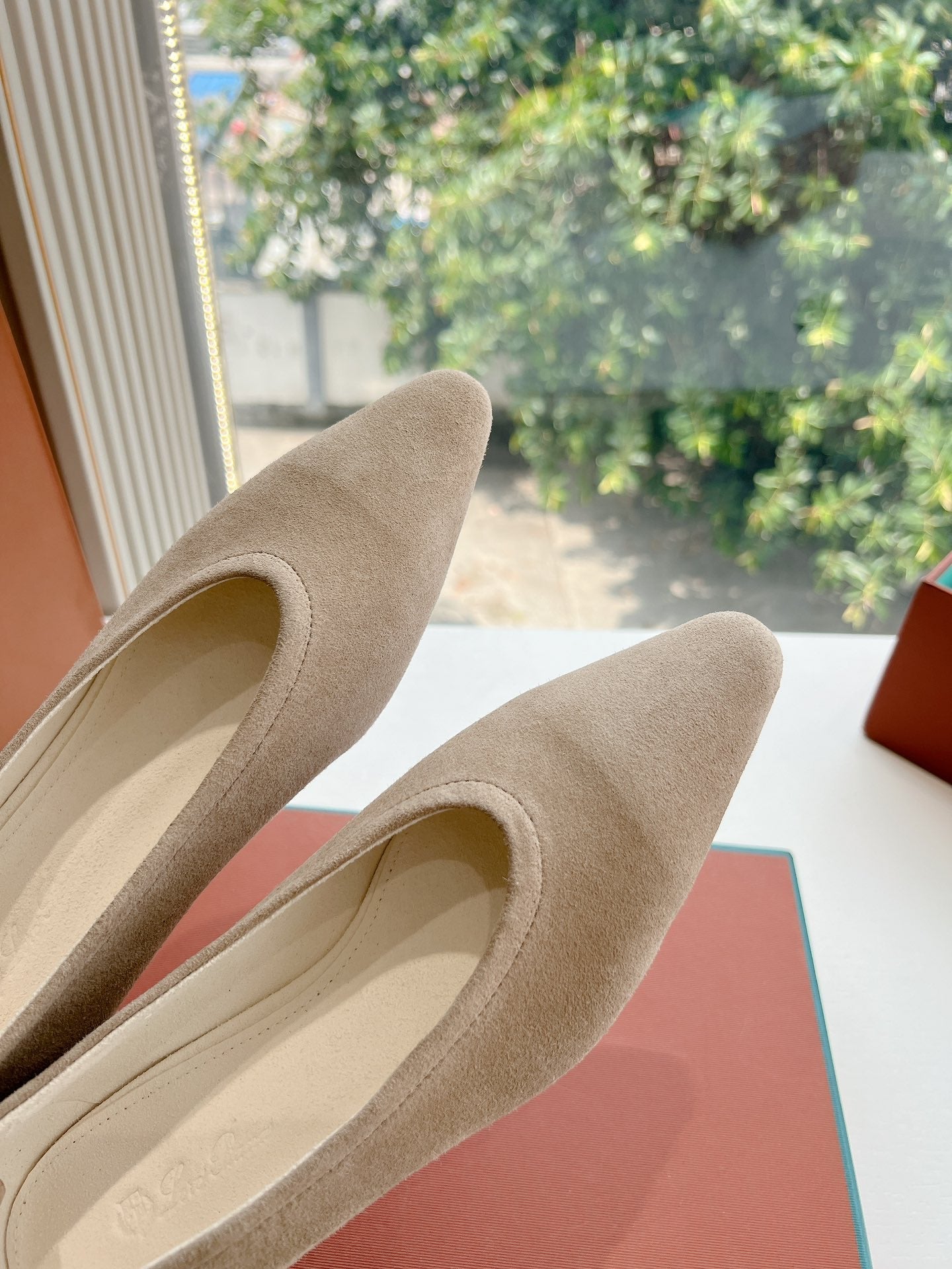 rebecca ballerina flat cream suede