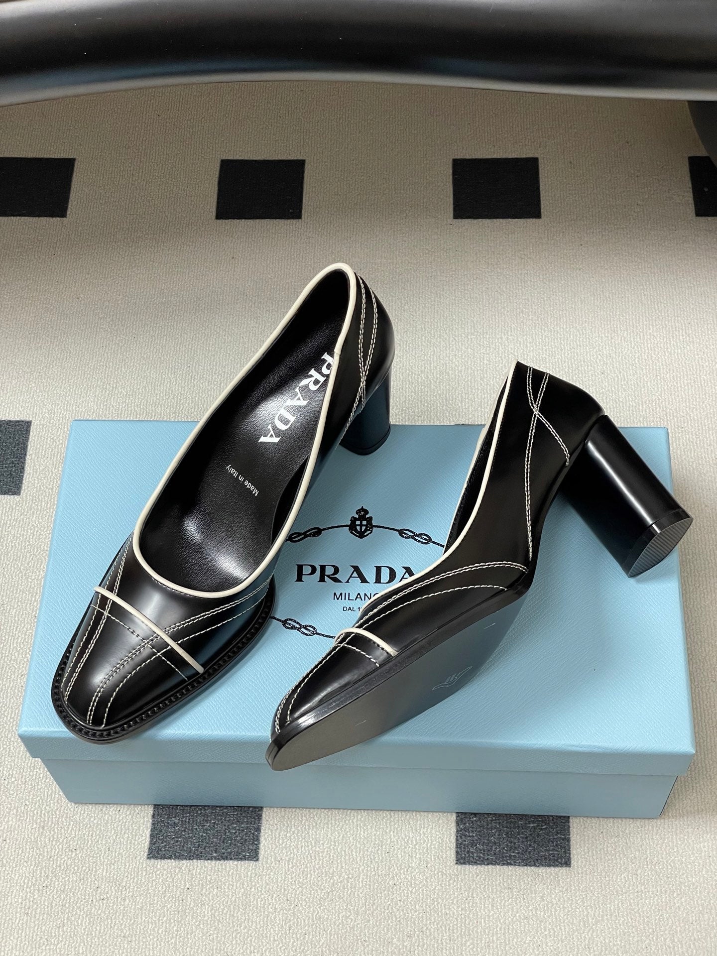 PRA 26SS Pump 70 Black White Cowhide 593843
