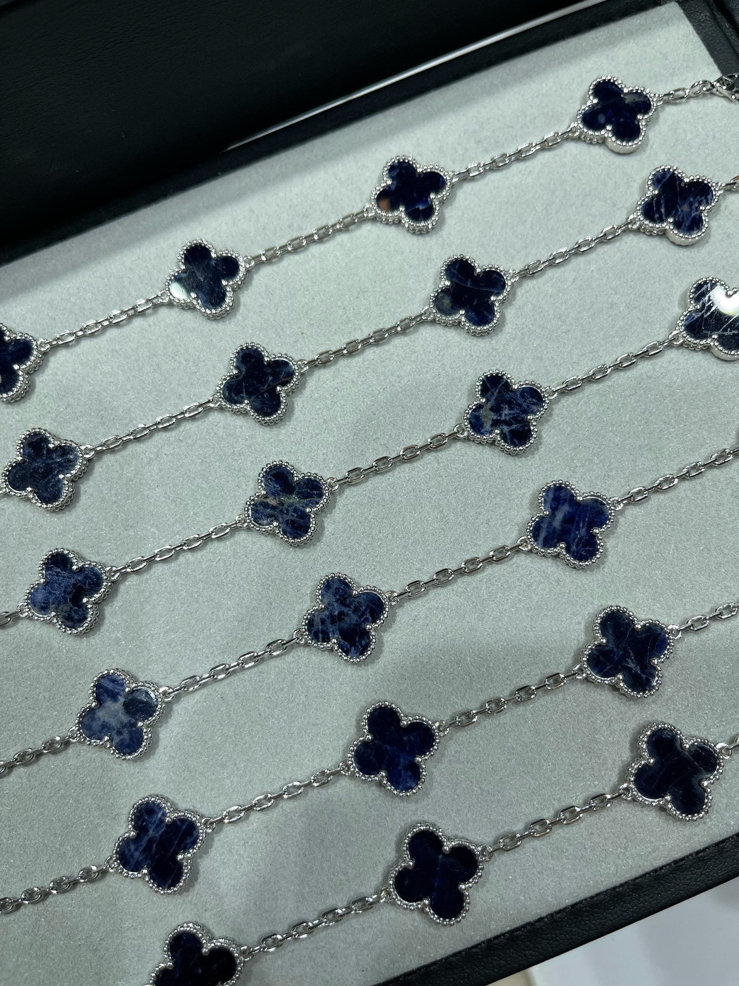 VCA Clover Deep Blue 5 Motifs Sliver Bracelet