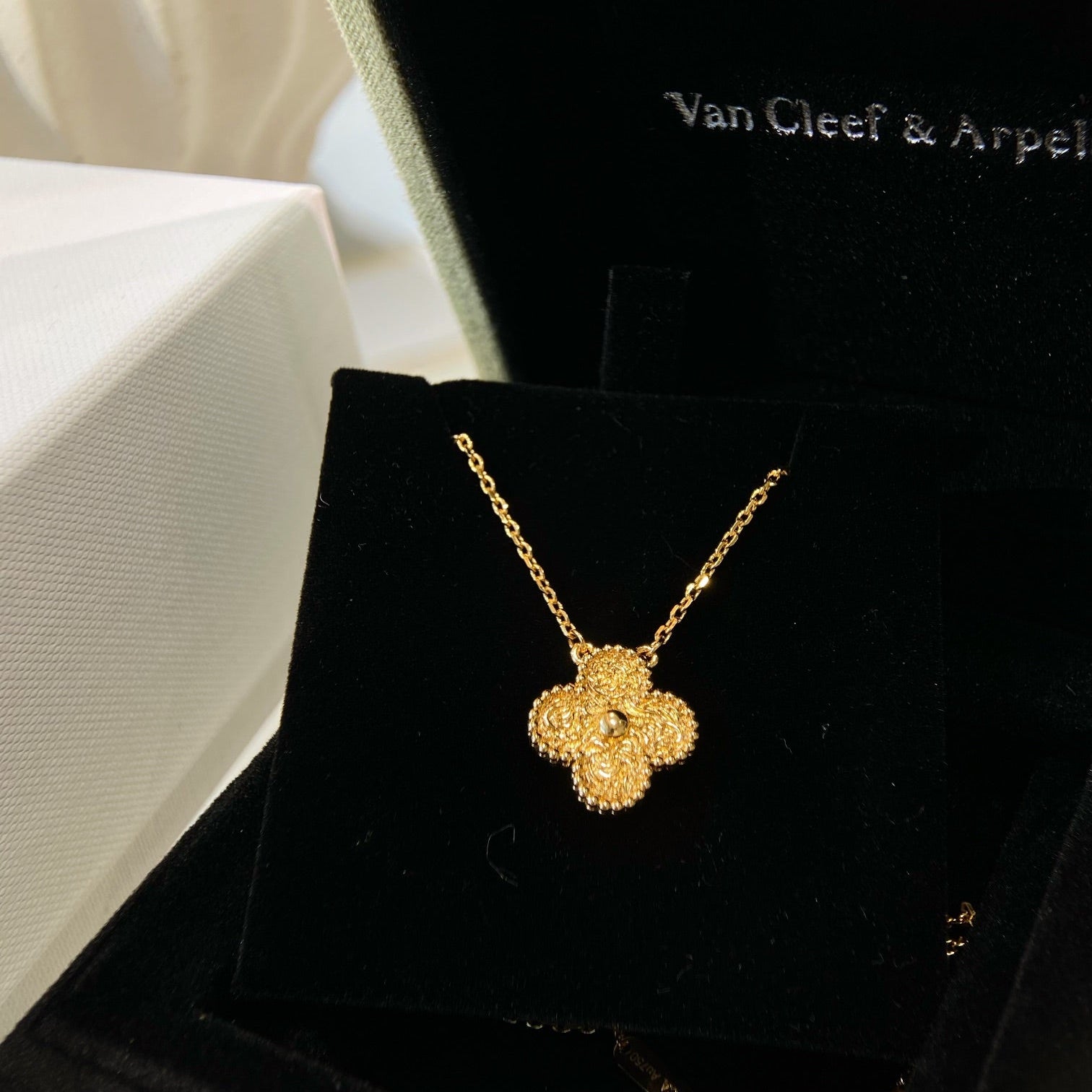 VCA Clover Vintage The Lava Foil Necklace