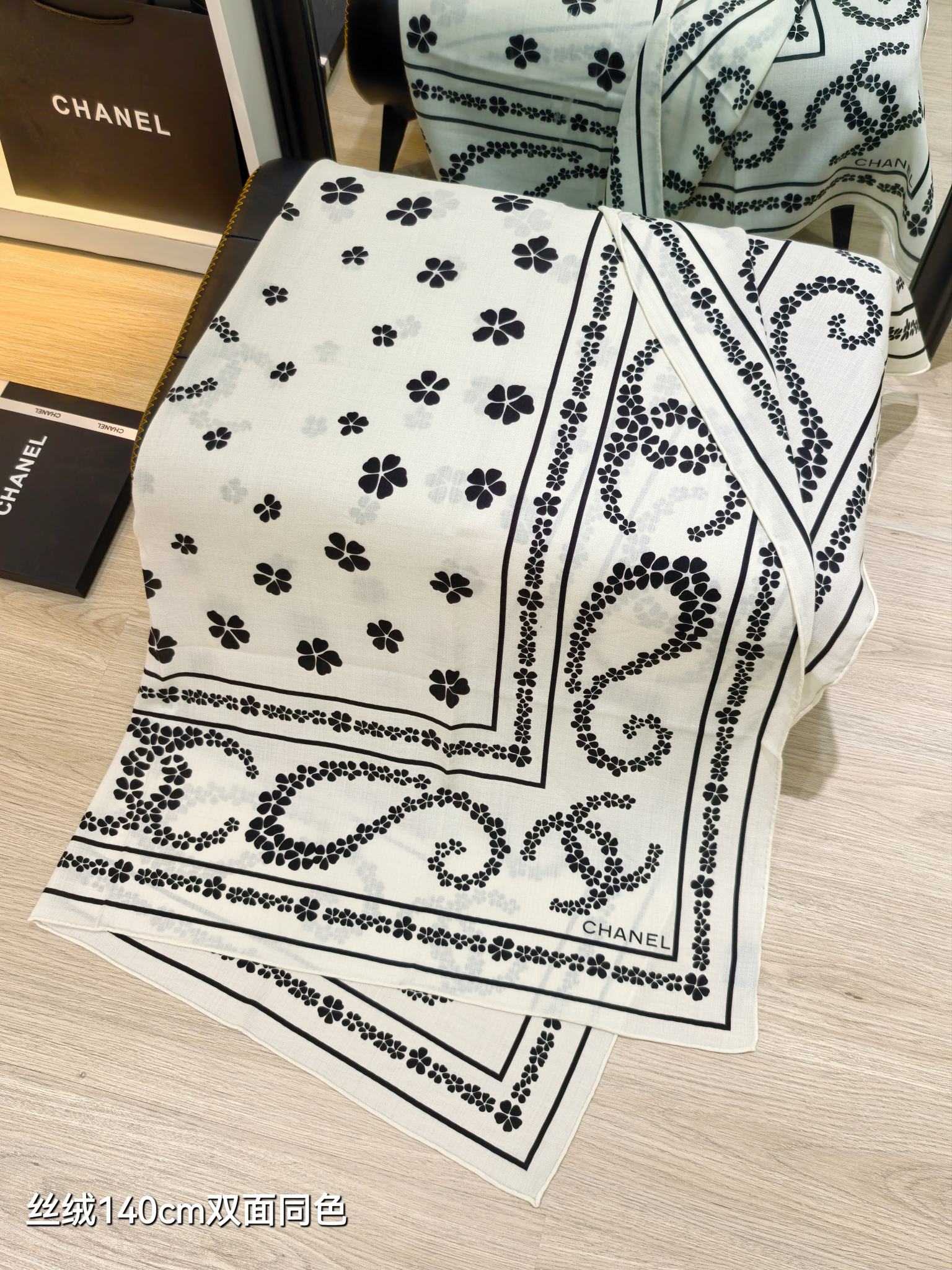 CC 25  Scarf 140CM White Cashmere 293091