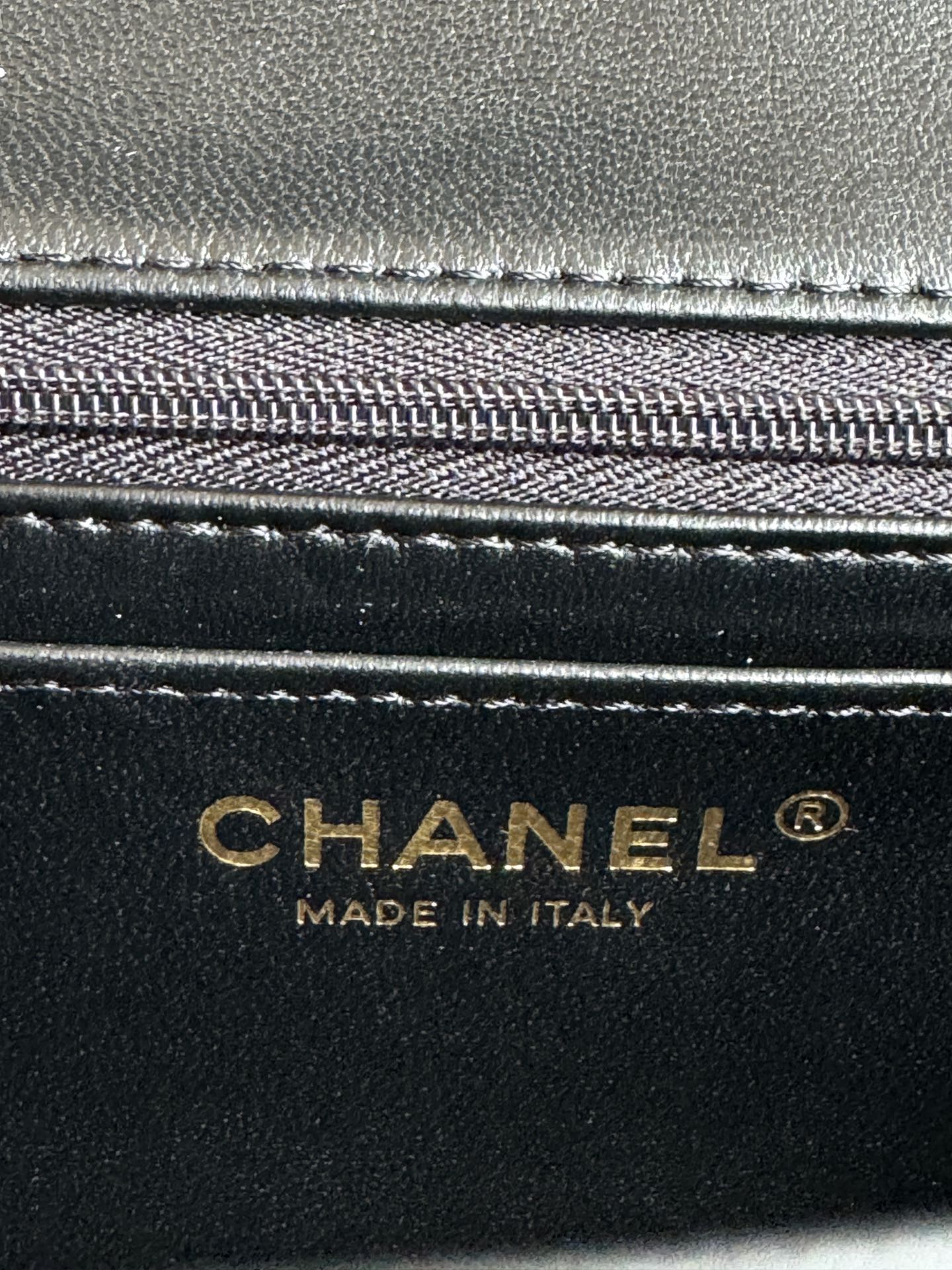 24c mini flap bag 20cm with top handle black patent calfskin