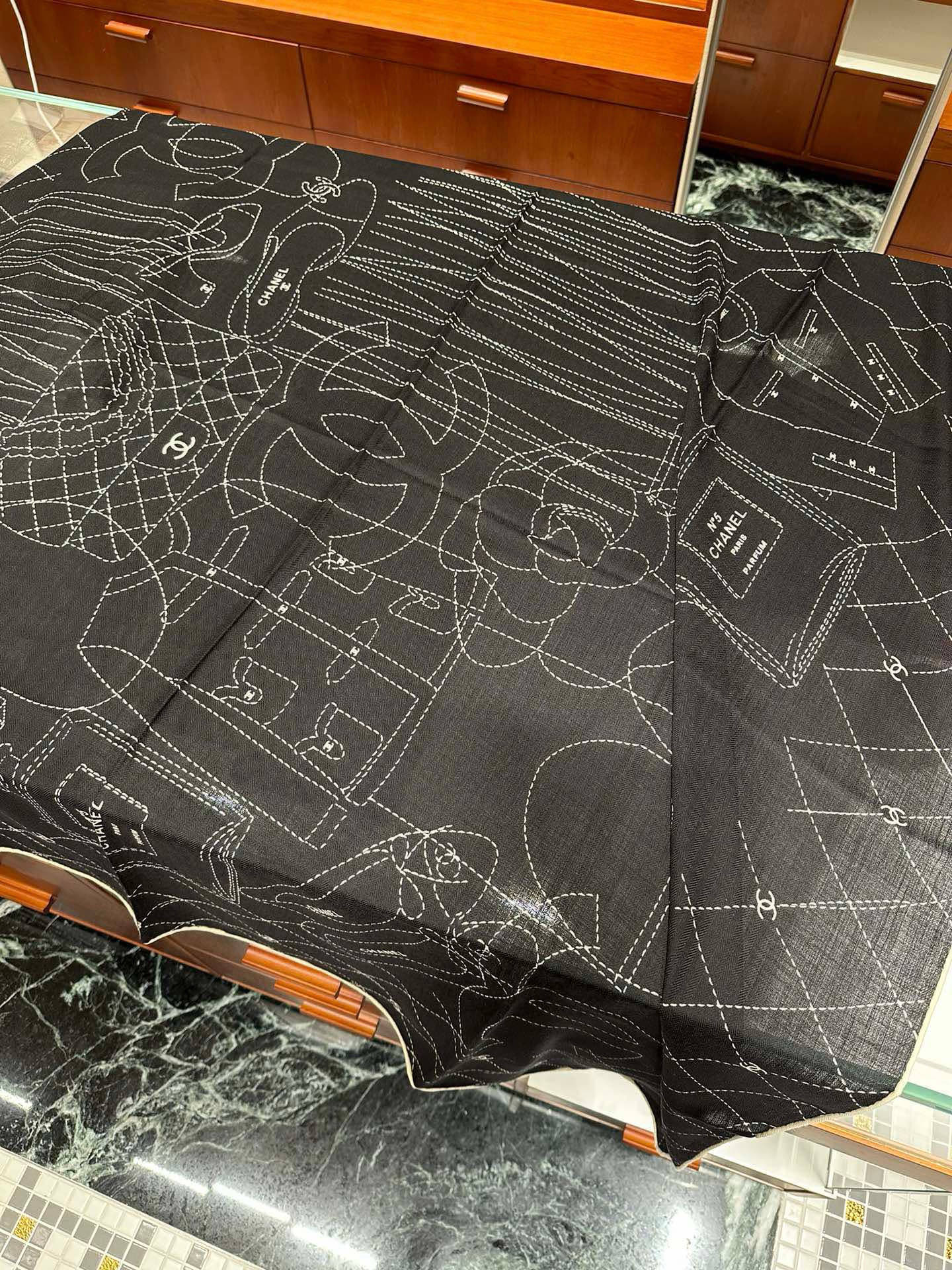 CC 25 Scarf 140cm Black Cashmere 293213