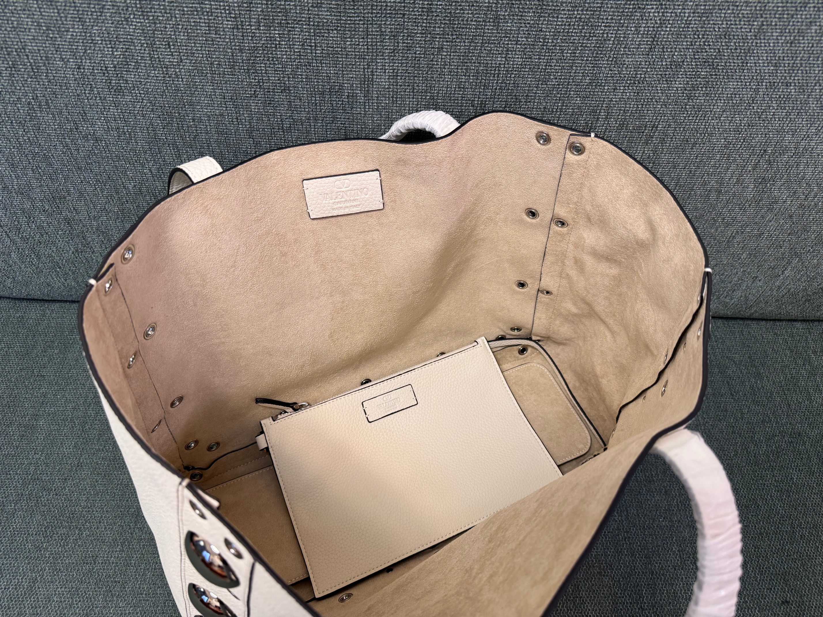 Valentino Garavani tote white cowhide 555247
