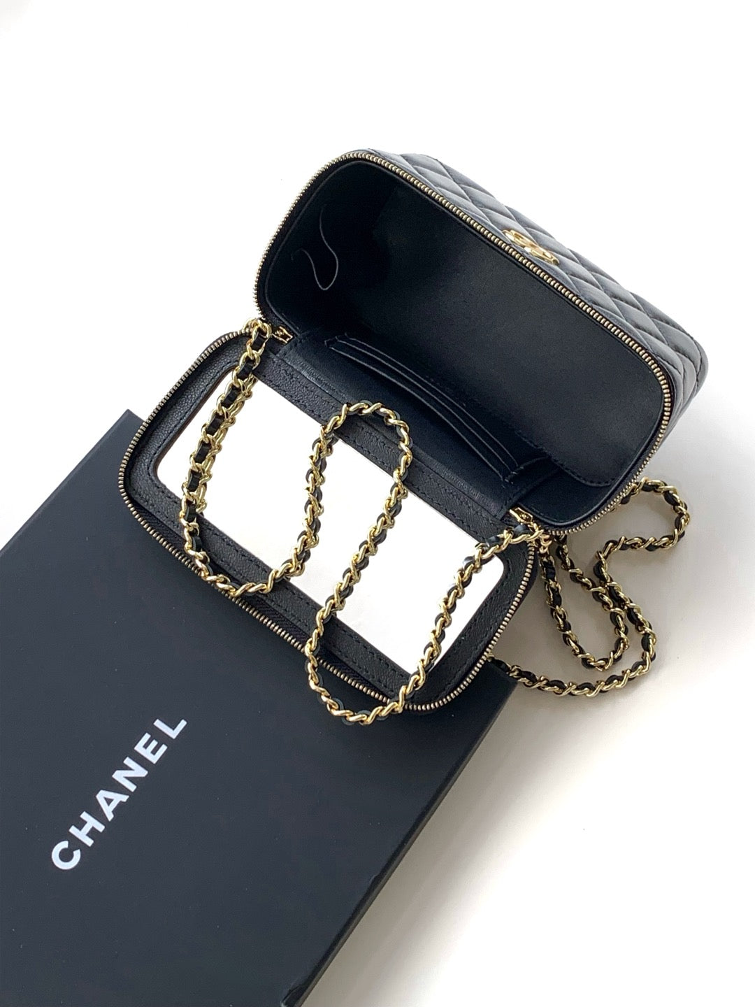 CC Vanity Case 17cm Black Leather Gold Hardware 238495