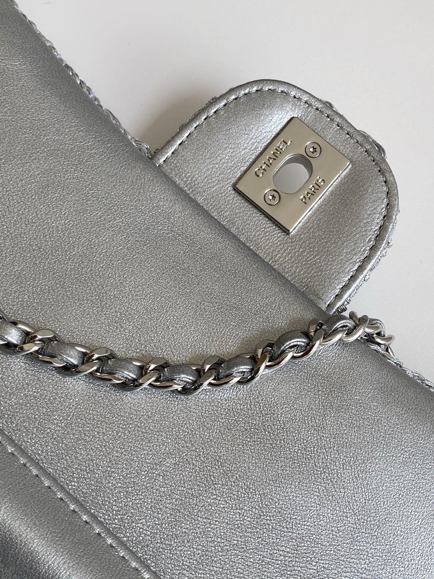 cc 25S Flap Bag 20cm Silver Raffia