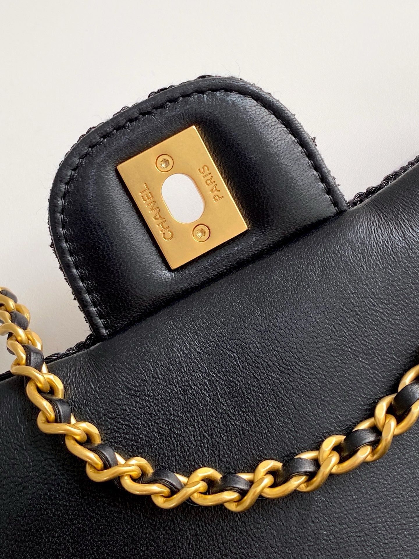 cc 25S Flap Bag 20cm Black Raffia