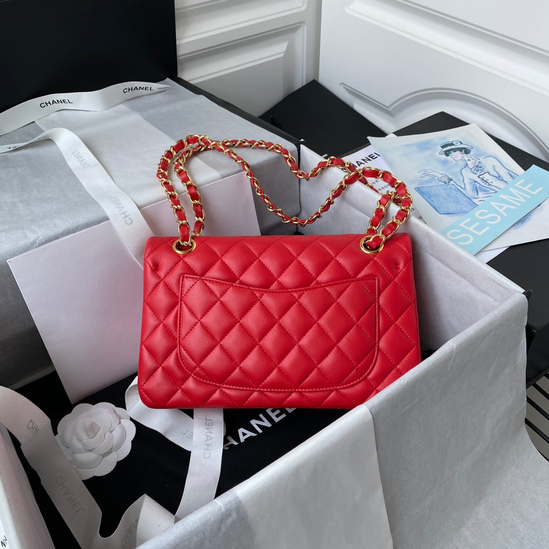 Medium Classic Flap Bag 23cm Red Lambskin Gold Hardware